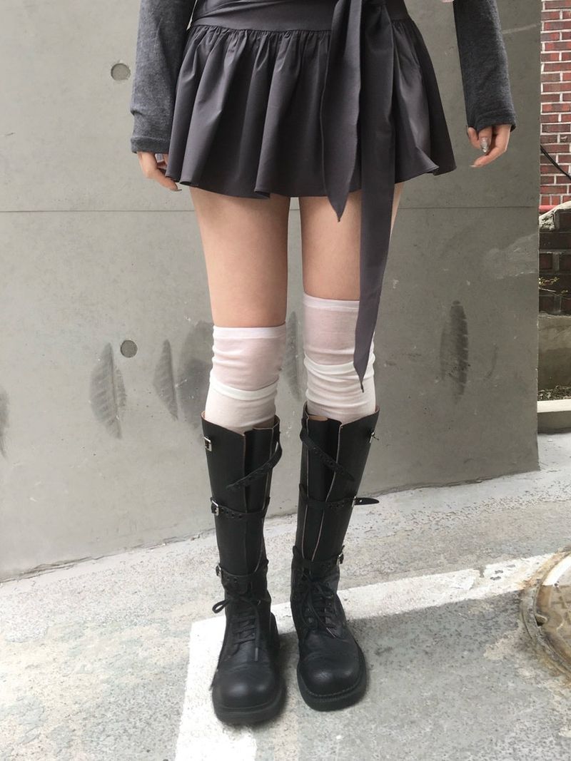 Coloring knee socks