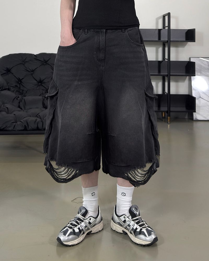 Daken Distressed Cargo Denim Bermuda