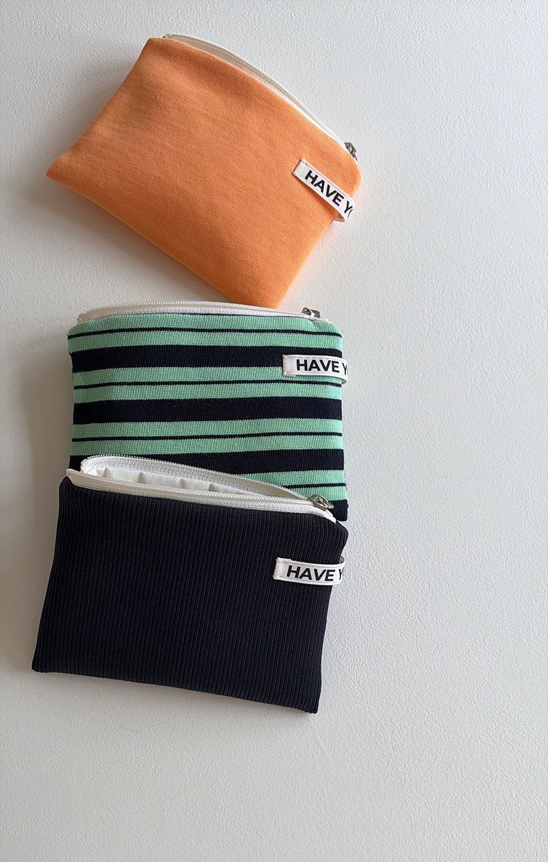 Ribbed flat pouch - navy , M size
