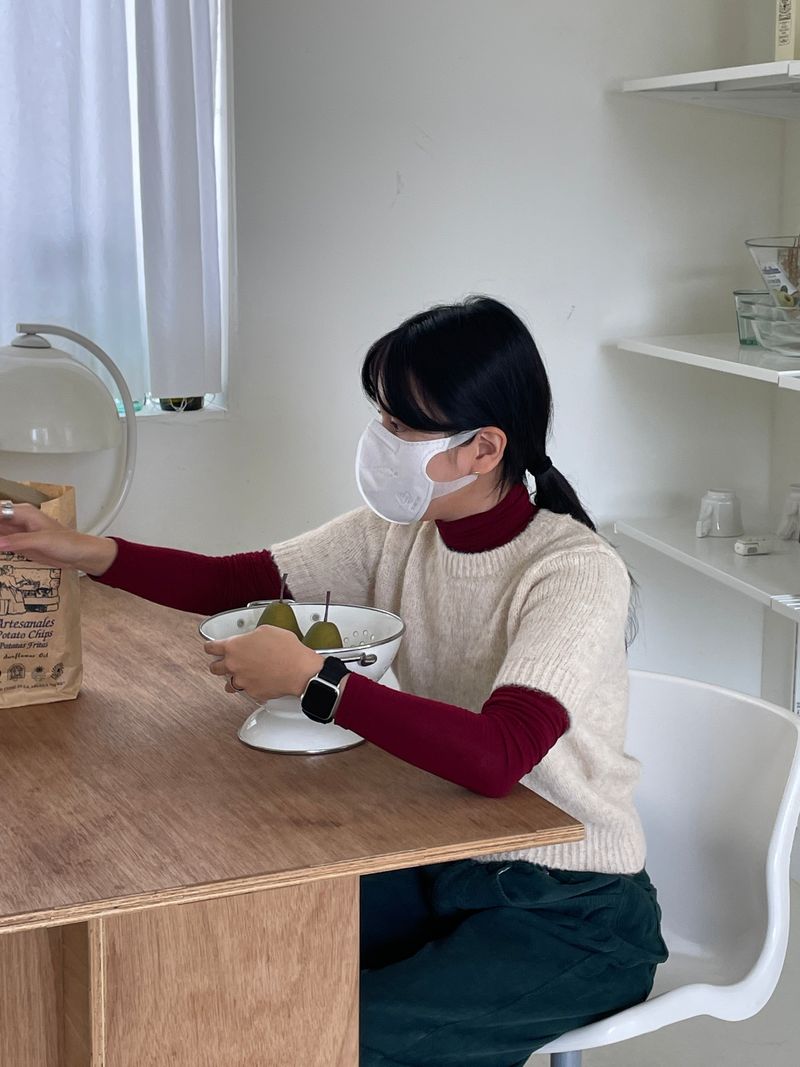 Earth half turtleneck T-shirts