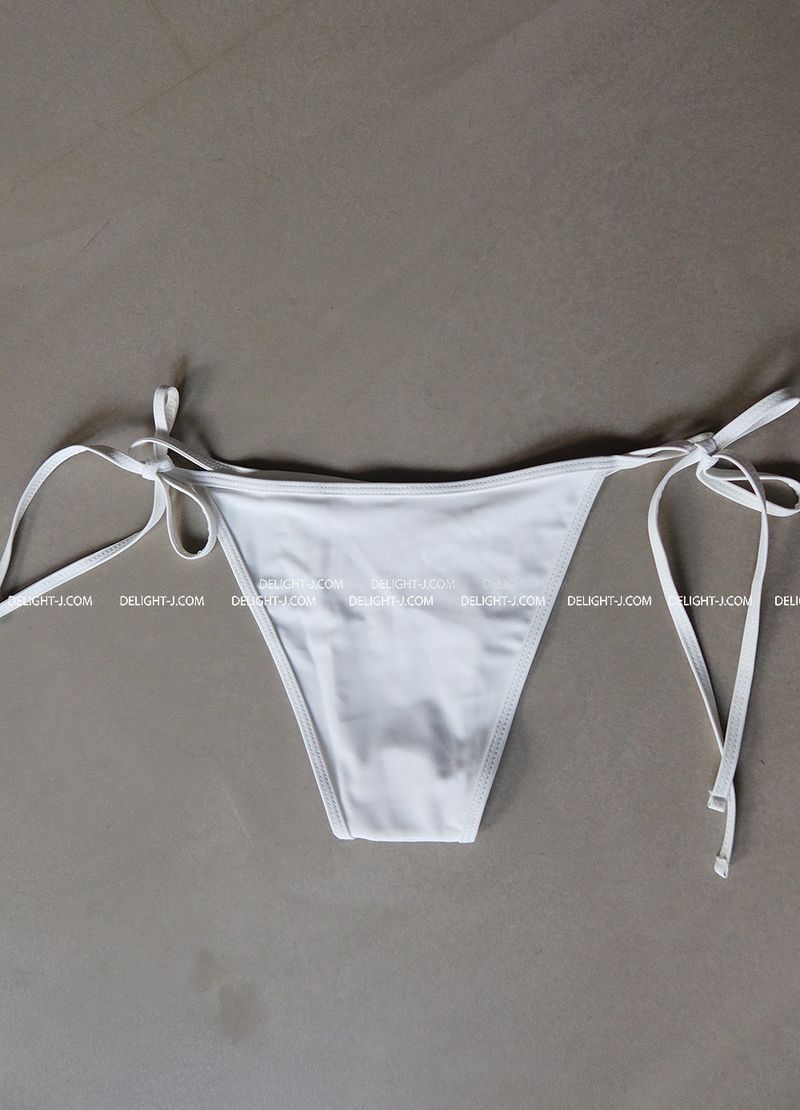 Punching eyelet strap bikini