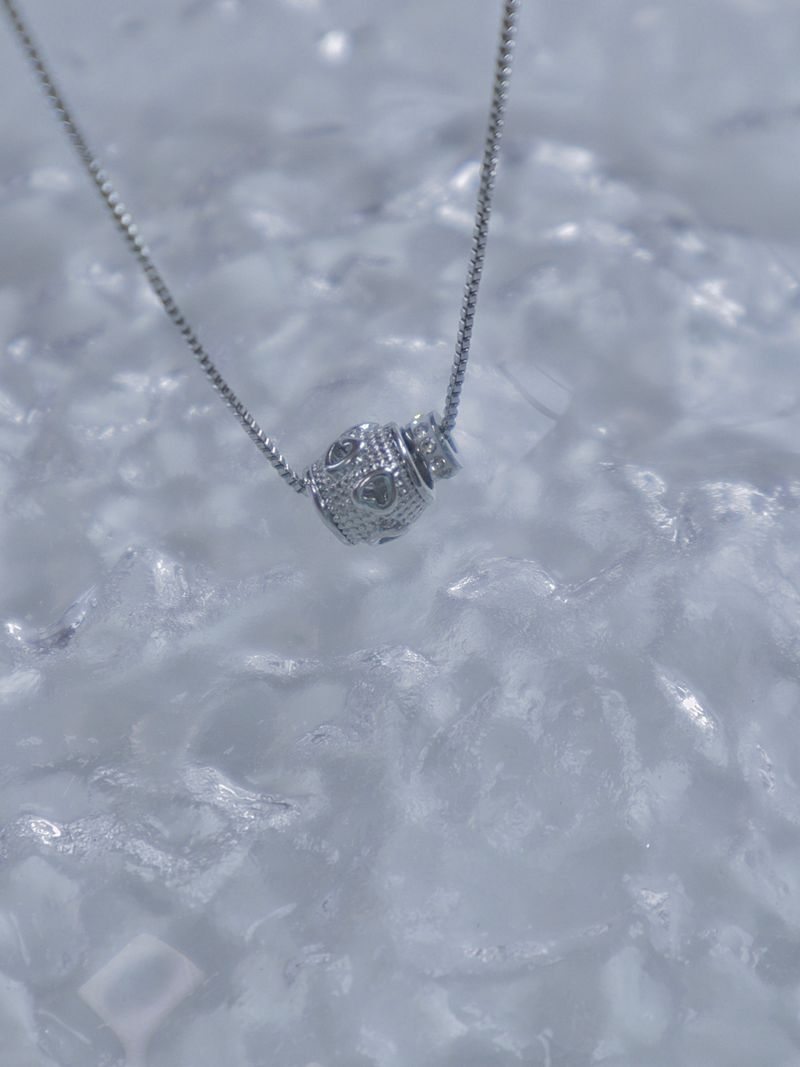 metal heart ball necklace