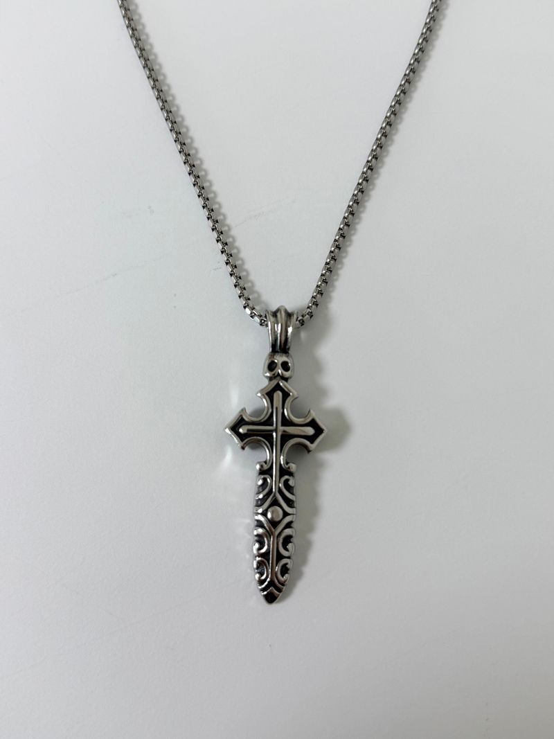 MADE nave necklace