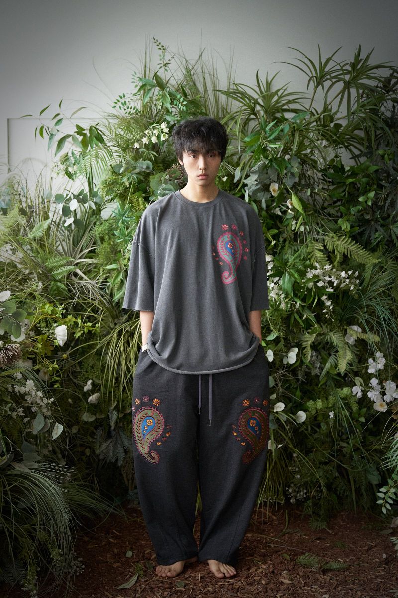  PAISLEY PRT. CUT-OUT 1/2 TEE (Charcoal)