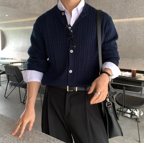 all-day round neck knit cardigan