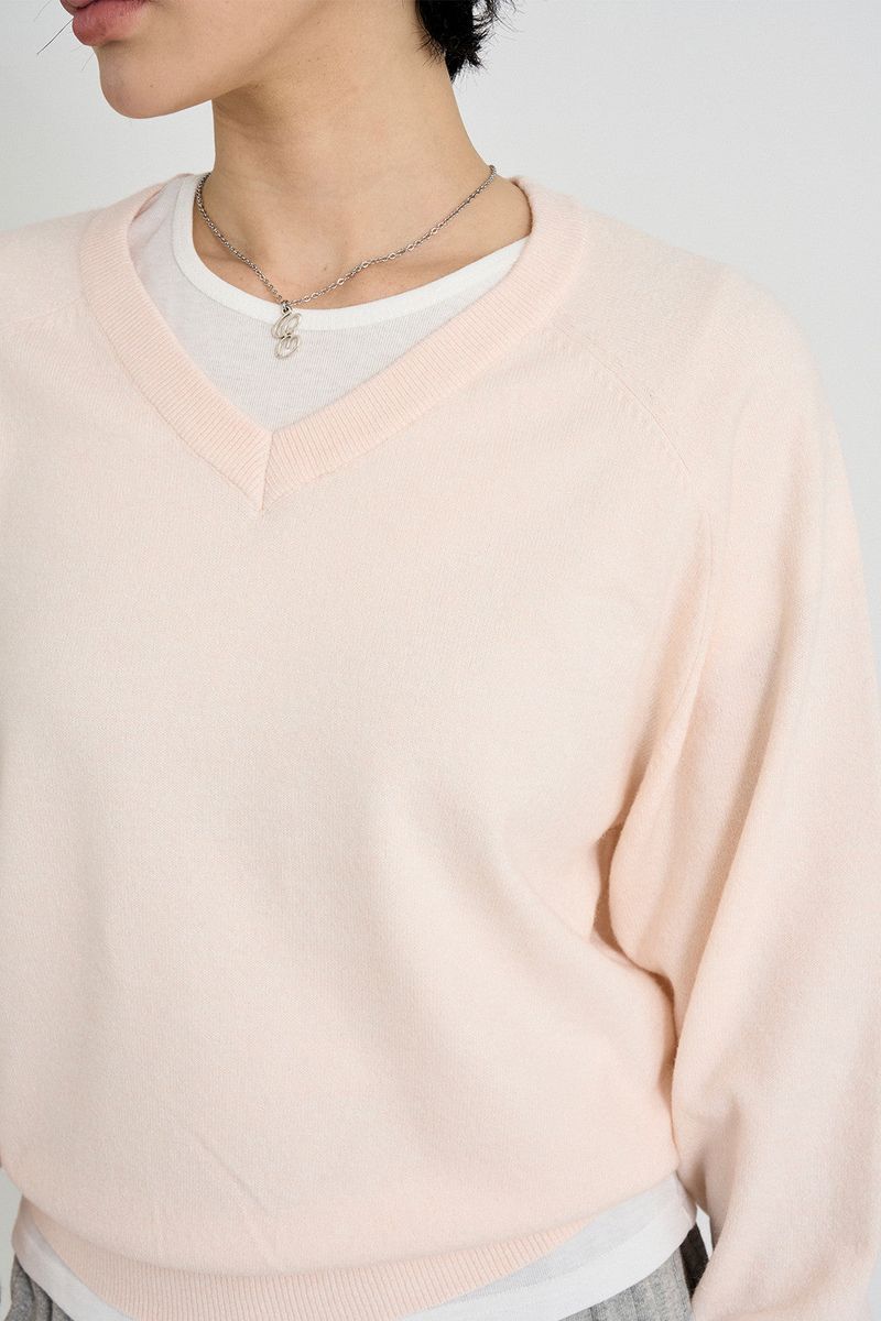 Sober wool v-neck knit