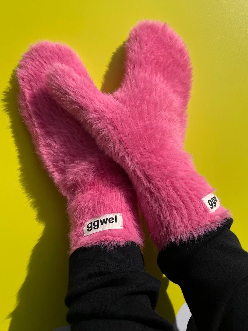 FLUFFY ANGORA GLOVES