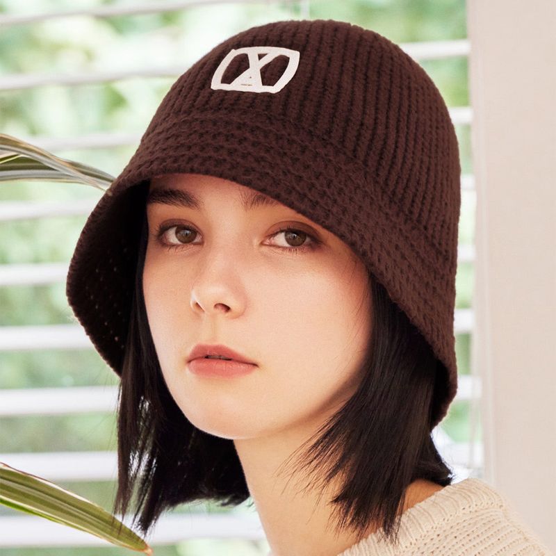 VA Square Applique Knit Bucket Hat / Brown