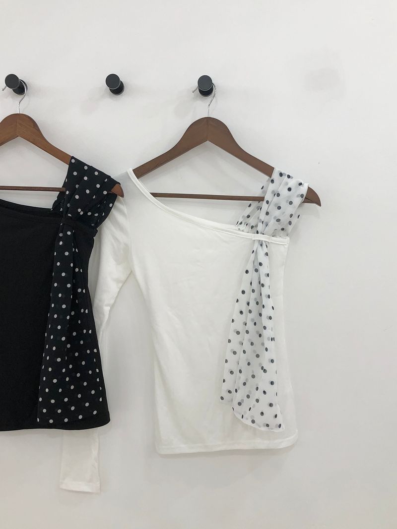Dot Scarf Off-Shoulder T