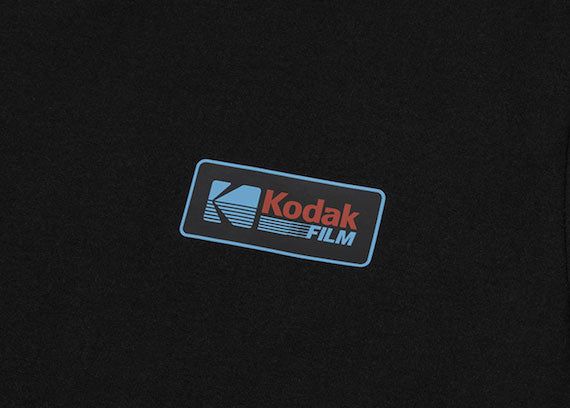 ESSENTIAL GRAPHIC T-SHIRT【BLACK】