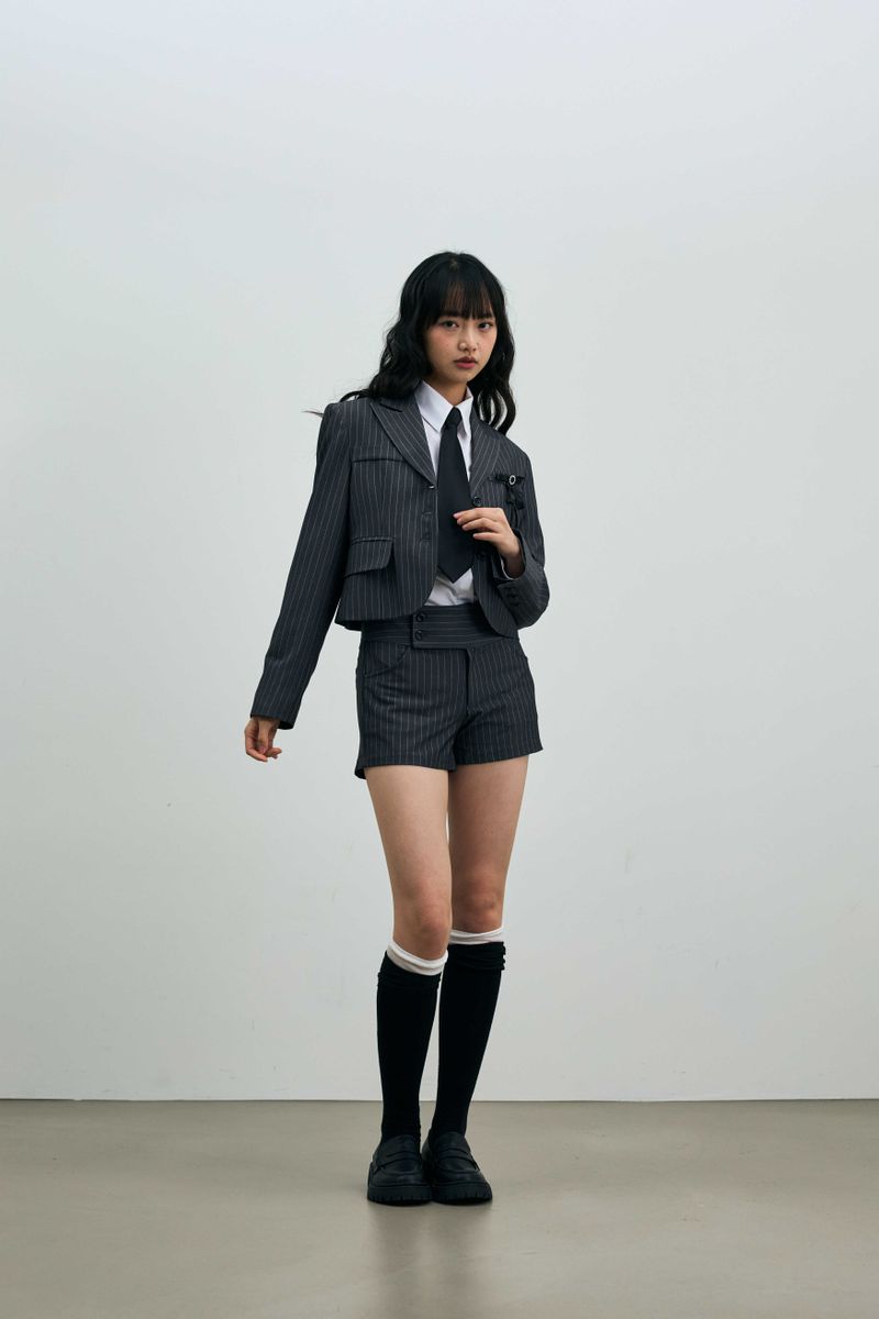 AVEL PINSTRIPE CROP JACKET / CHARCOAL