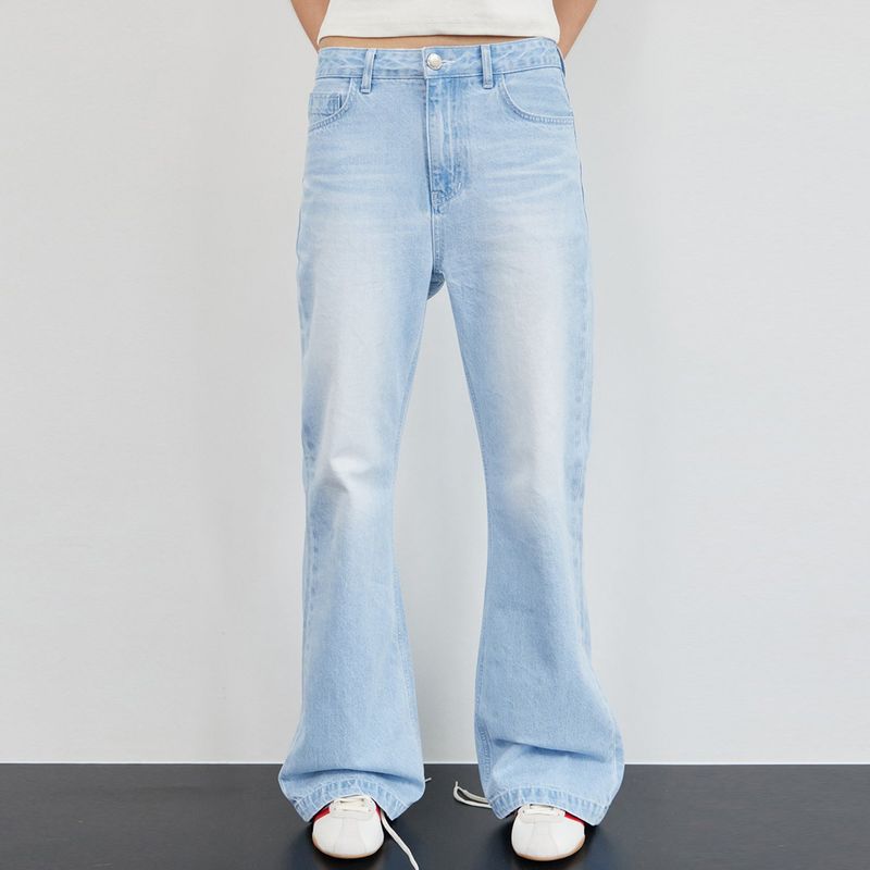 AEDITEM（エディテム）の「クラシックフレアドデニムパンツ(ライトブルー)（パンツ）」