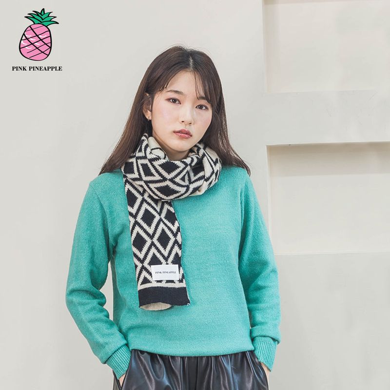 PINK PINEAPPLE（ピンクパイナップル）の「ARGYLE KNIT MUFFLER（Fashion Accessories）」