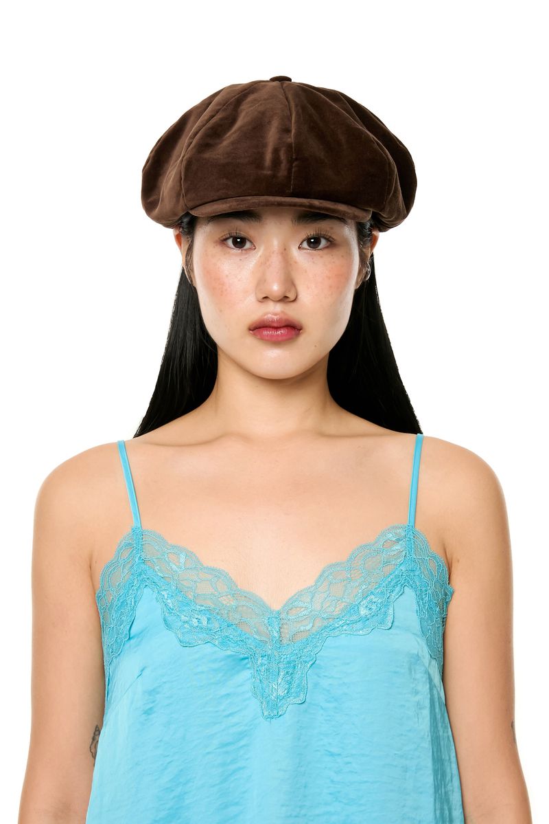 VELVET NEWSBOY CAP / BROWN