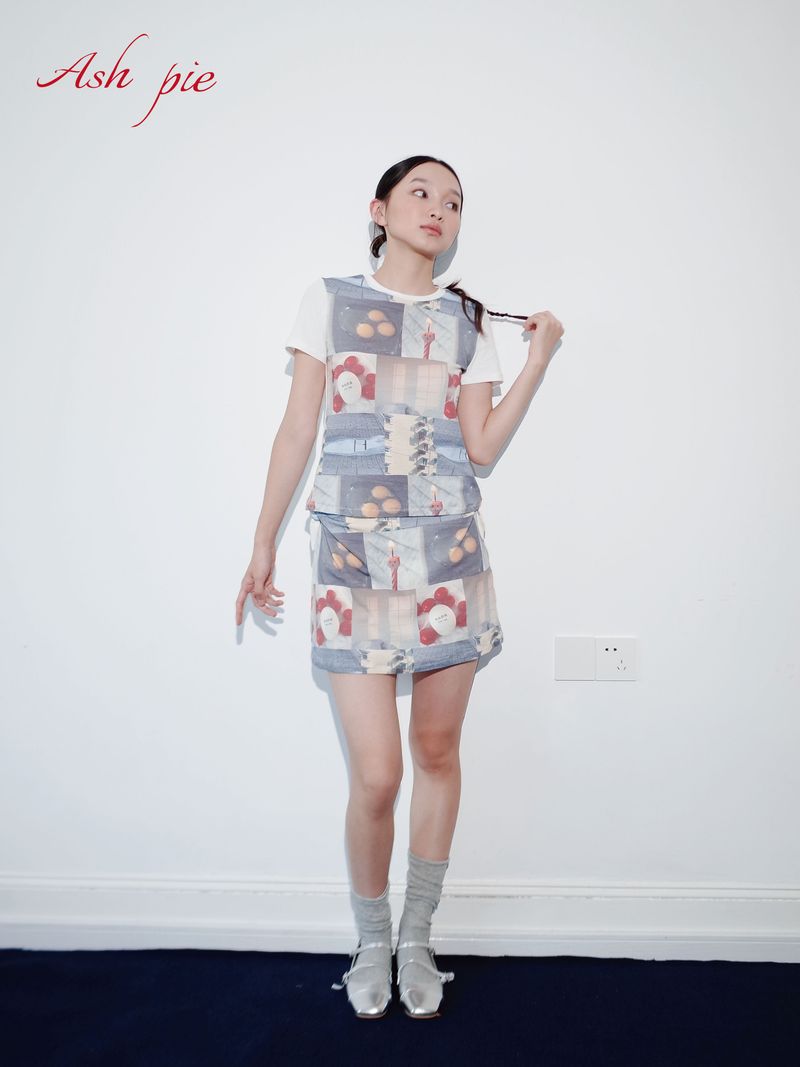 Knotted bodycon skirt