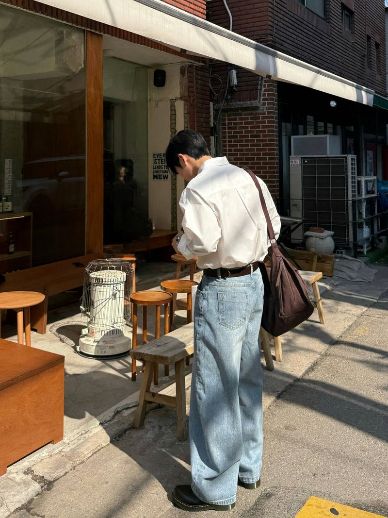 Indigo curved denim pants