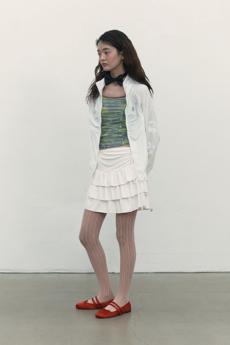CHERRY STRING SHIRRING WINDBREAKER [WHITE]