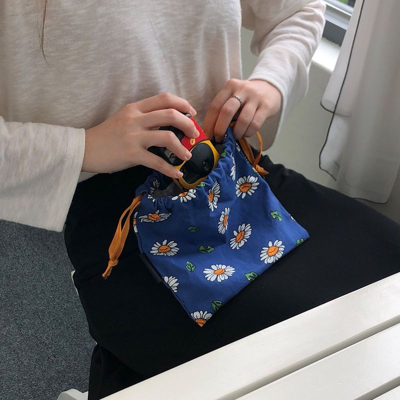 Daisy Pouch