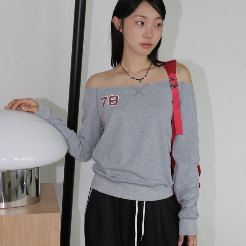 WONDER WONDER(ワンダーワンダー)の「Linbu 87 Patch Off-Shoulder Sweatshirt(Tops)」