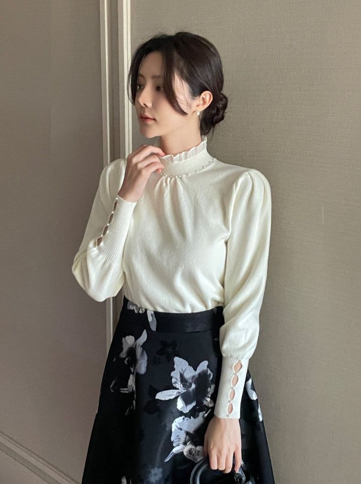 iam mari（アイアム マリ）の「Genuine Pearl Slit Frill Turtleneck Knit（Tops）」