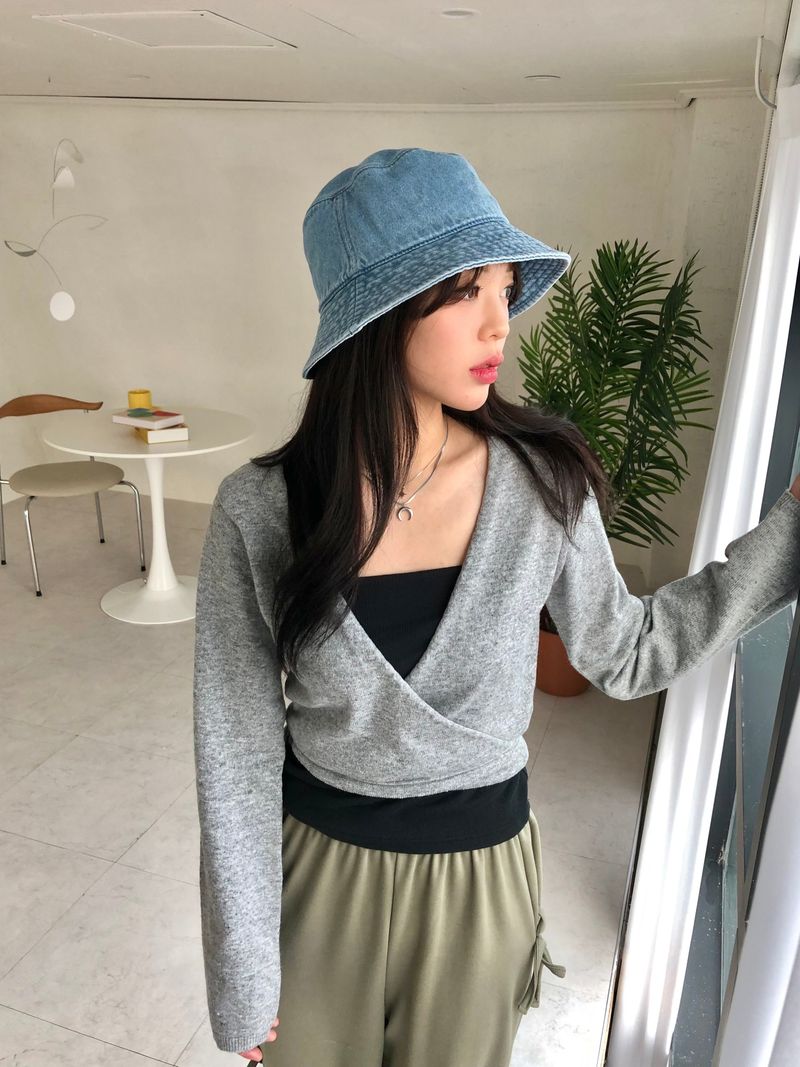Berry berry bucket hat