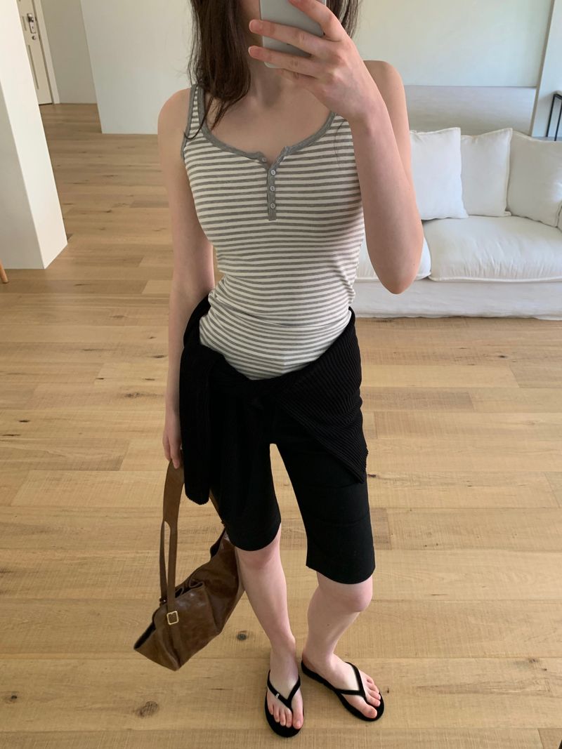 [MADE] Slit-filled biker capri pants