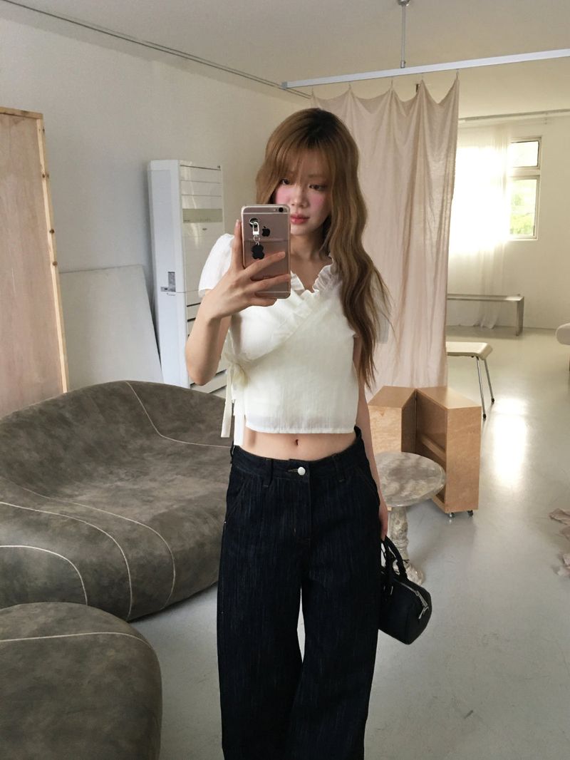 Soda wrap puff blouse