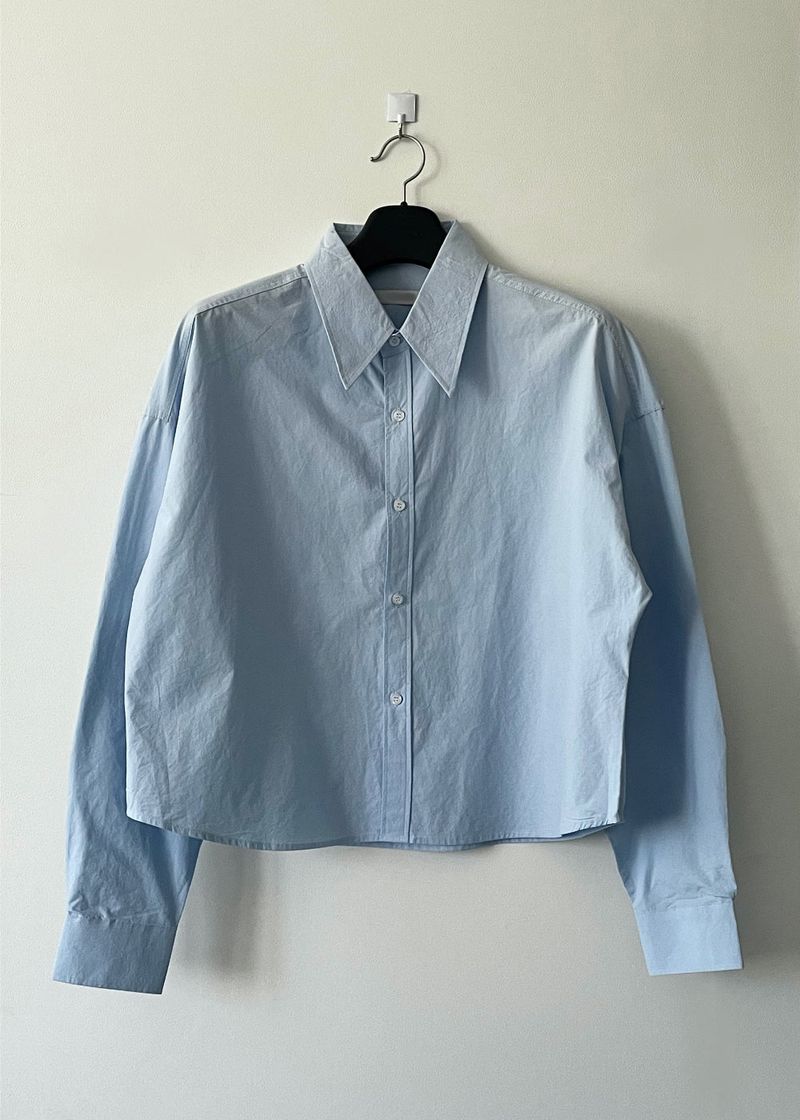 Arco iris（アルコイリス）の「Minimal Big collar cropped shirt (Unisex)（Tops）」