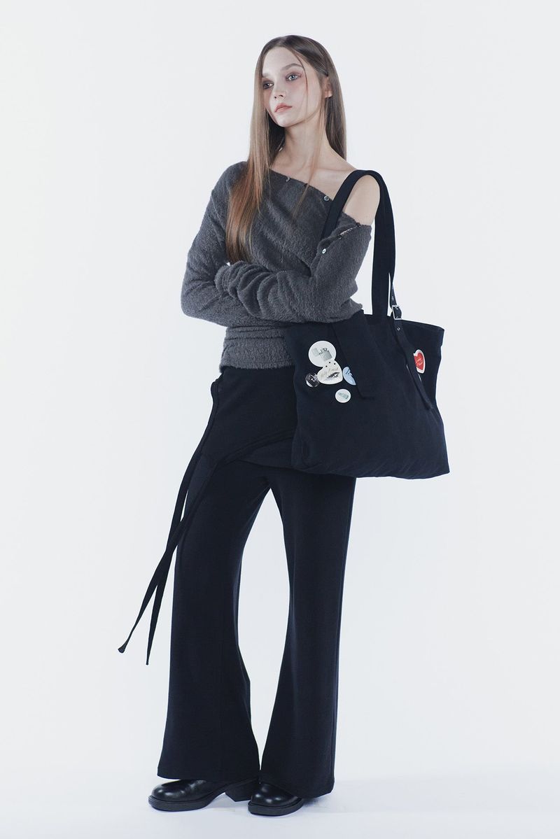 BELTED SHOULDER BAG black