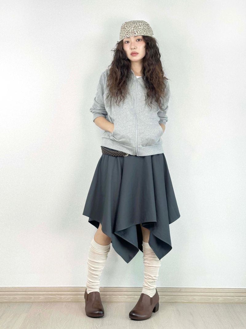 Yuragi Asymmetrical Skirt