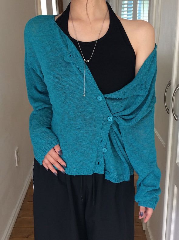 Kure Plain Halter Long Sleeveless