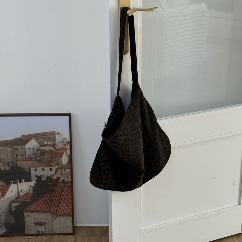 Avivere(アビベール)の「Daily eco bag_corduroy big leopard khaki(Bags)」