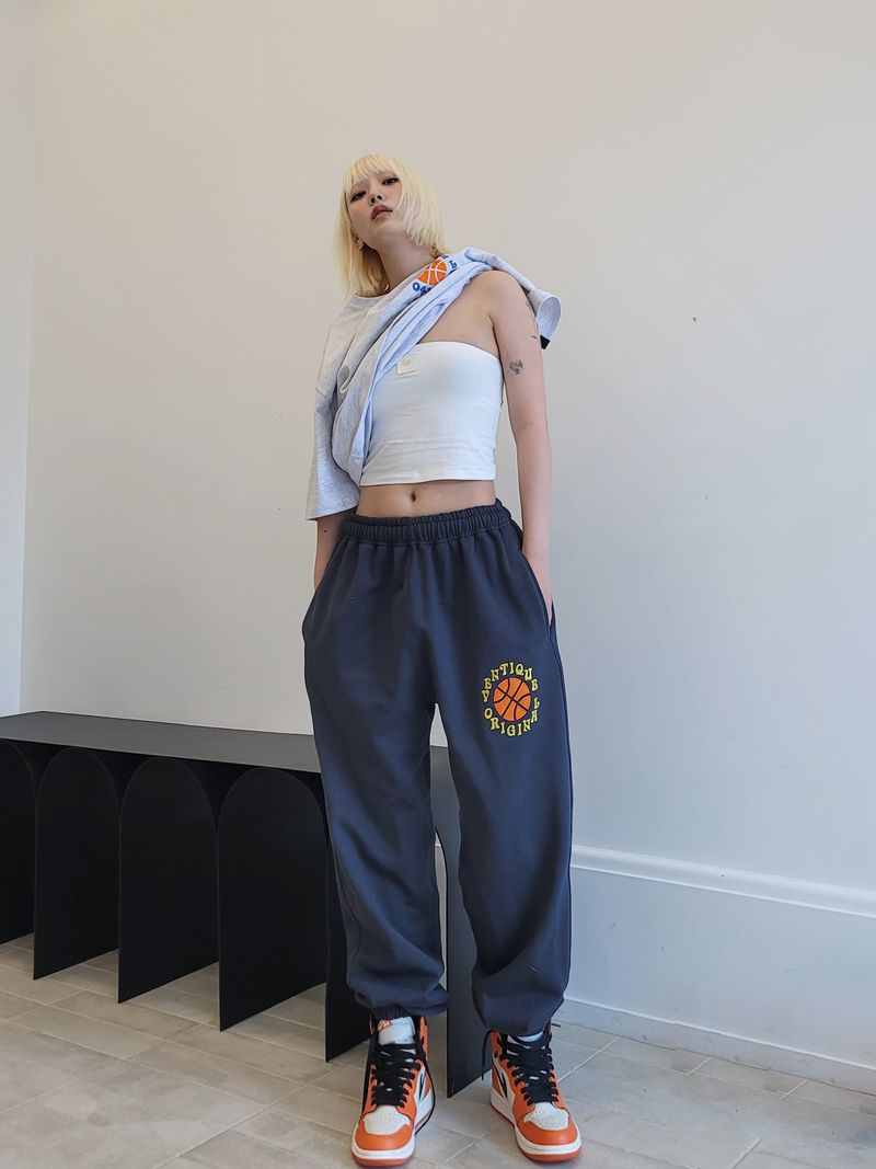 VENTIQUE(ベンティーク)の「VENTIQUE basketball Embroidery PT 6color(Pants)」