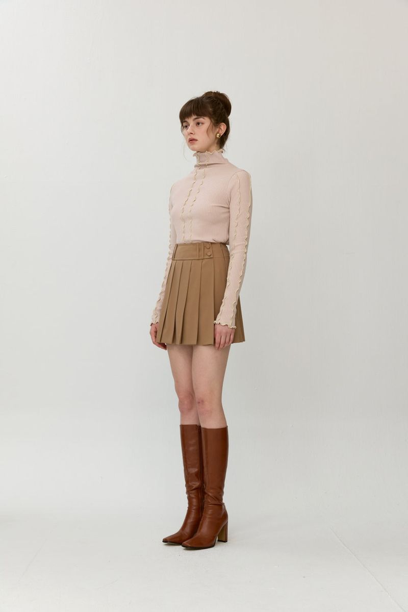 Wide band skirt
