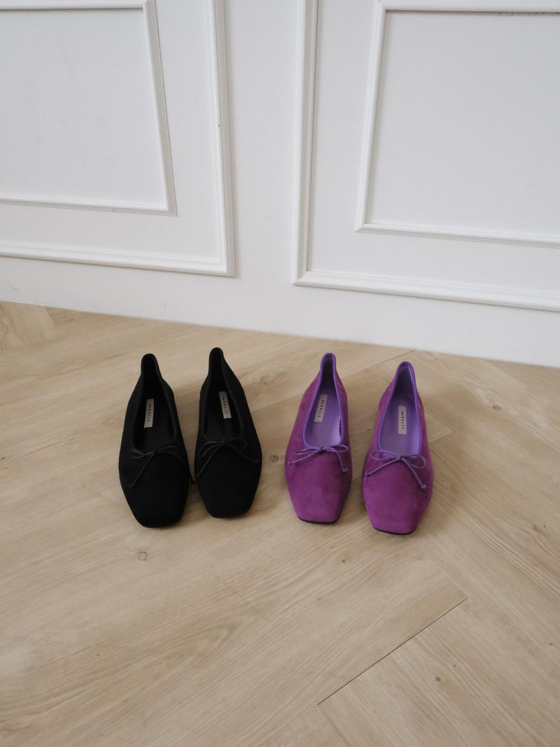 suede ribbon flat shoes
