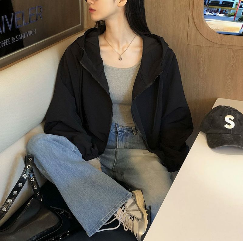 [BELLIDE MADE] Antler, high-neck crop windbreaker