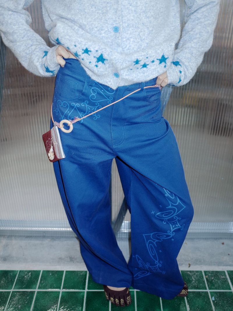 UnsocialNight（アンソーシャルナイト）の「UnsocalNight2025 Original Literary Retro Autumn and Winter プリントブルーストレートマシェパンツ（パンツ）」