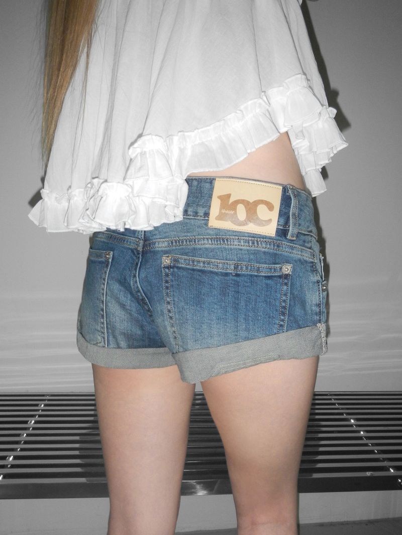 Indigo rollup denim shorts