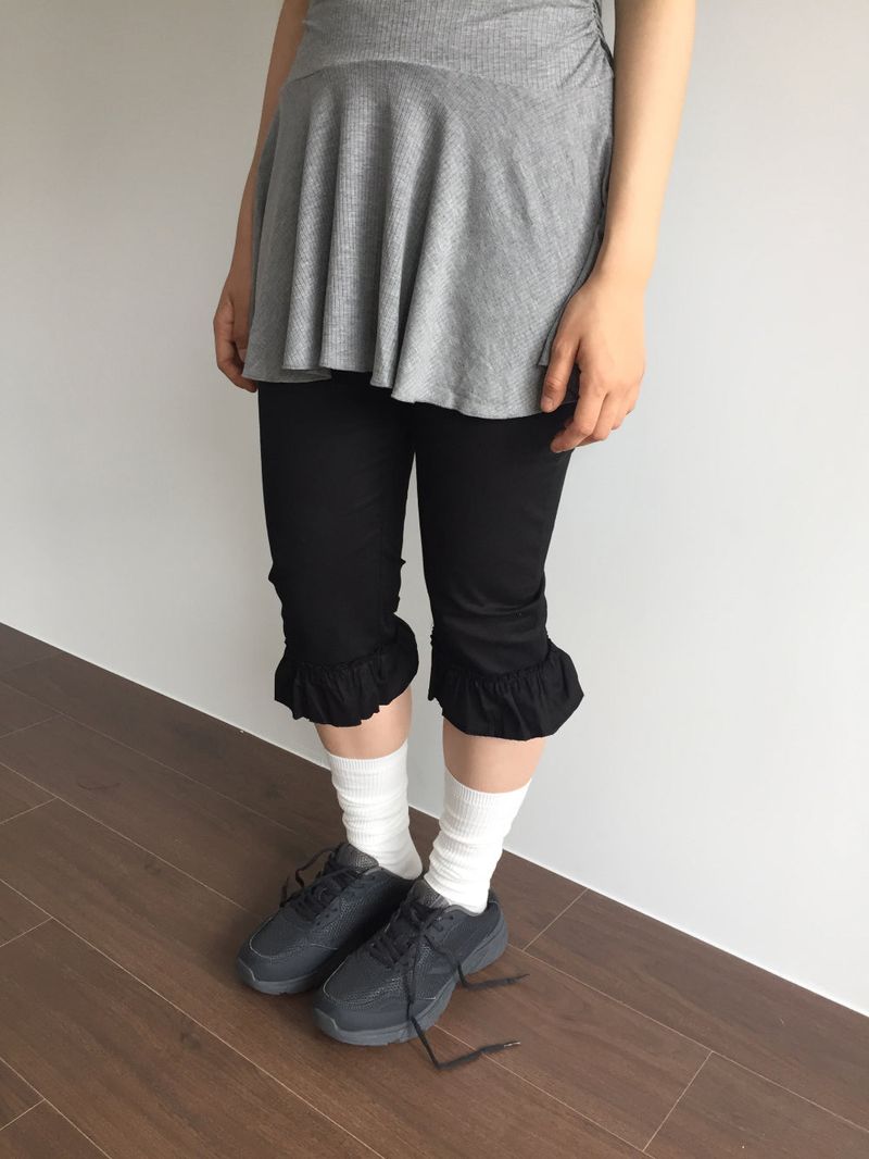 Frilled hem capri pants (1color)