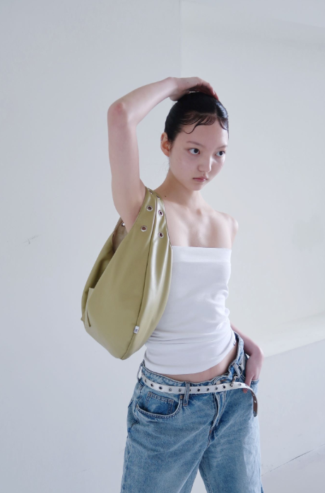 EYELET LEATHER BAG - BUTTER