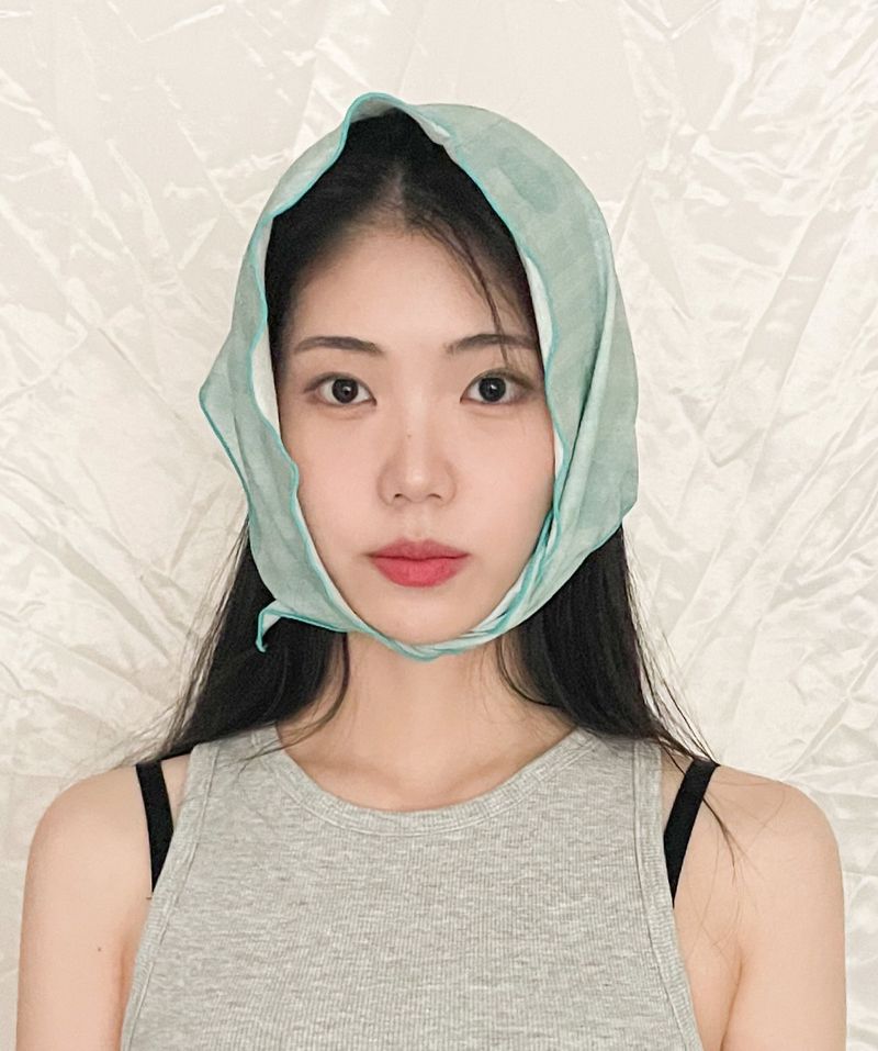 Se seoul（セレ ソウル）の「スカイブルーのドット柄バンダナスカーフ（ヘアアクセサリー）」