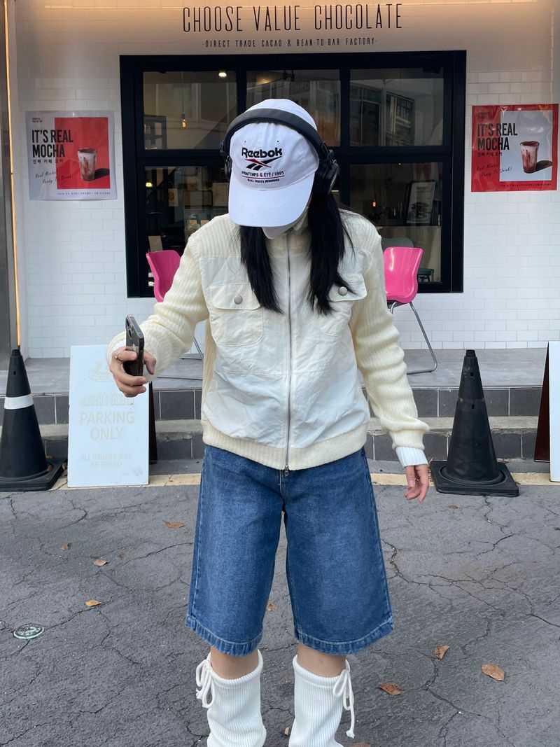 Unique pocket knit zip-up