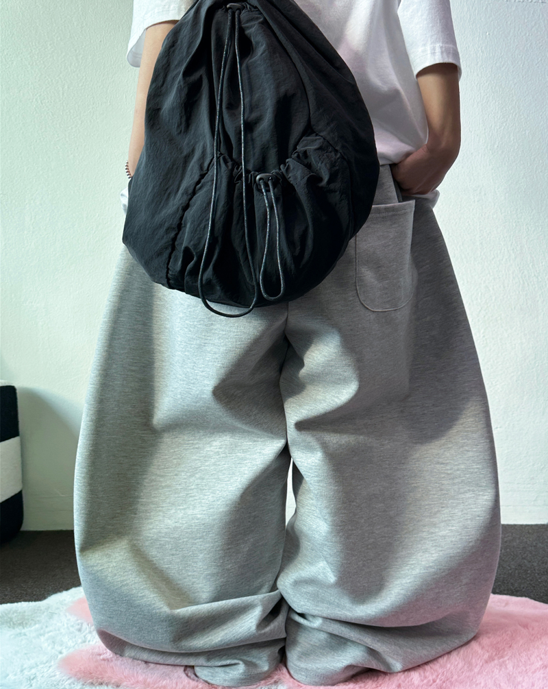 CCORTTI（コルッティ）の「FLEECE🖤 STRING. KOREAN 🖤 DURABLE VER. 2 BALLOON LONG PANTS 🤍🩶 - 3 COLORS（Pants）」