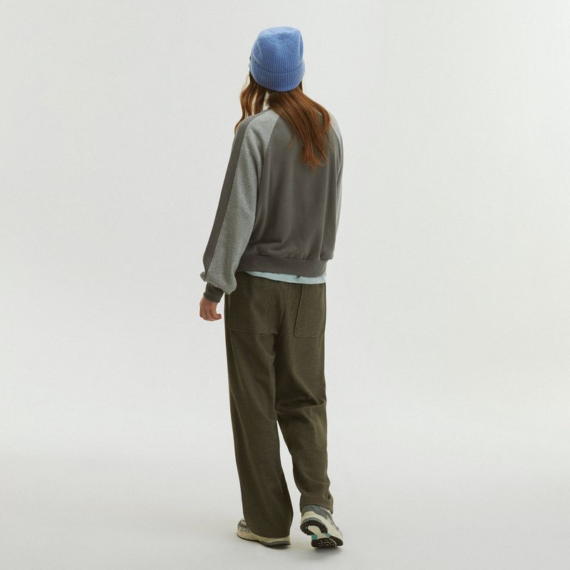 HUDDLING PENGUIN RAGLAN SWEATSHIRT_GRAY