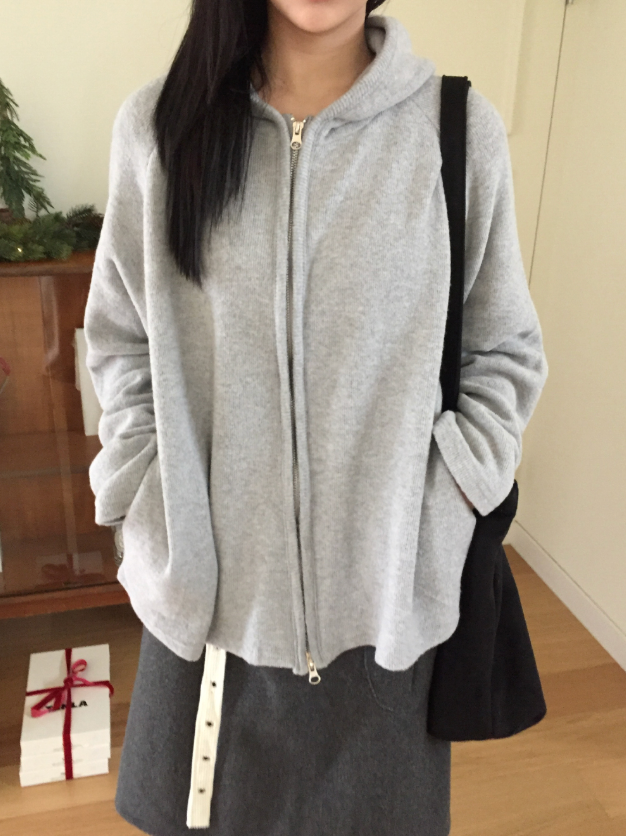 howu（ハウユ）の「エルンツーウェイフリースフードジップアップ（2c）（Tops）」