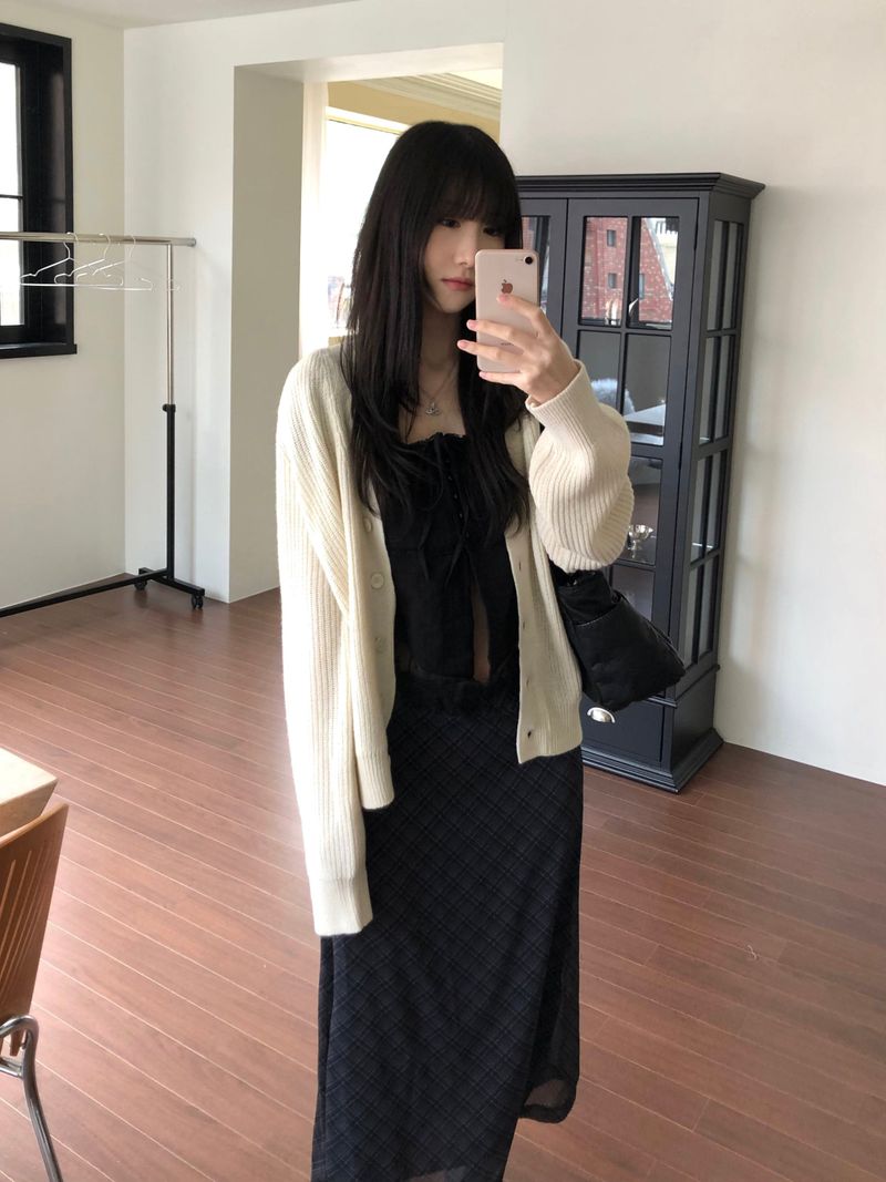 V-knit cardigan (2 colors)