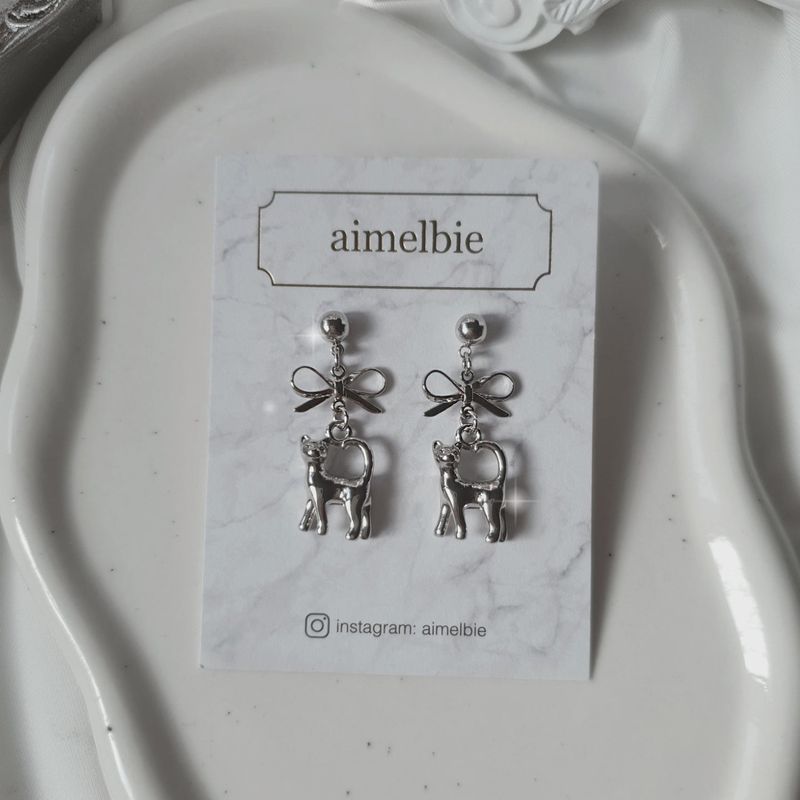 Kitty and Bow Earring - Silver Color