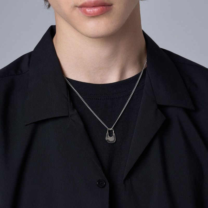 HOBO LOCK SLIM CHAIN NECKLACE