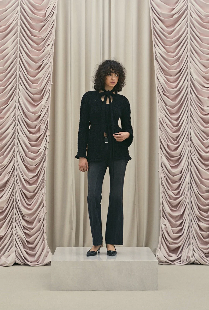 threetimes（スリータイムズ）の「Rosemary cardigan - black      （Tops）」