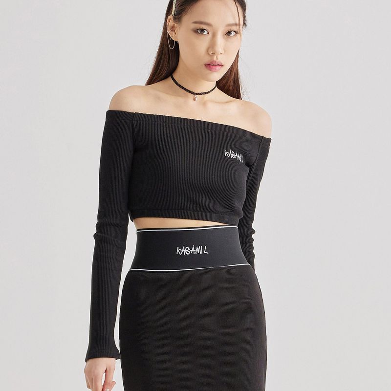 Signature Off Shoulder Black